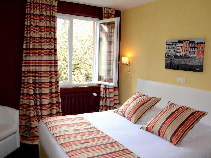 Logis Hotel Du Centre - Halte Ideale En Cyclotourisme Avec Garage A Velos Clos Molsheim Buitenkant foto