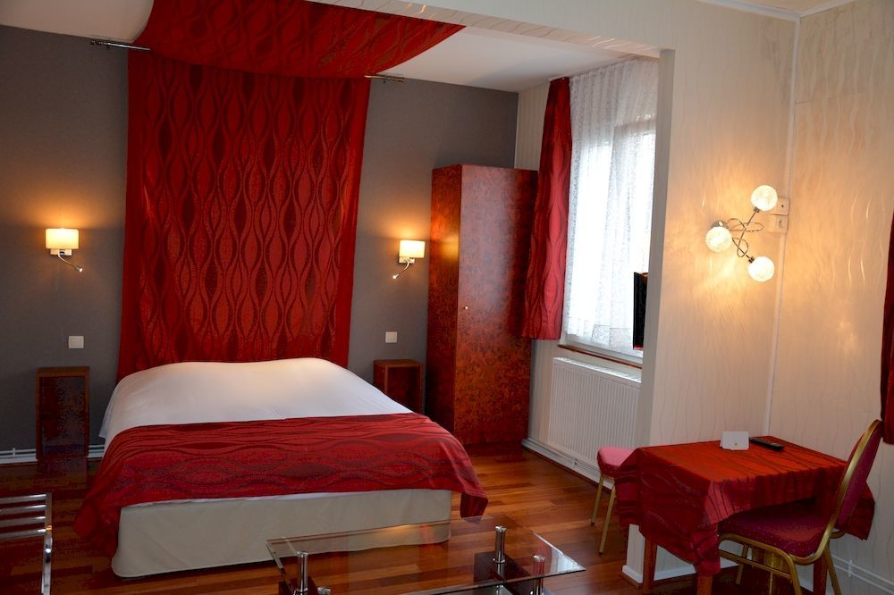 Logis Hotel Du Centre - Halte Ideale En Cyclotourisme Avec Garage A Velos Clos Molsheim Buitenkant foto